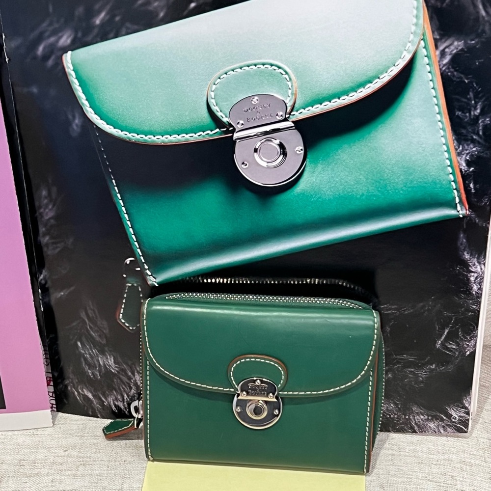 Dooney & Bourke Alto Pushlock Zip Around Wallet Emerald Green